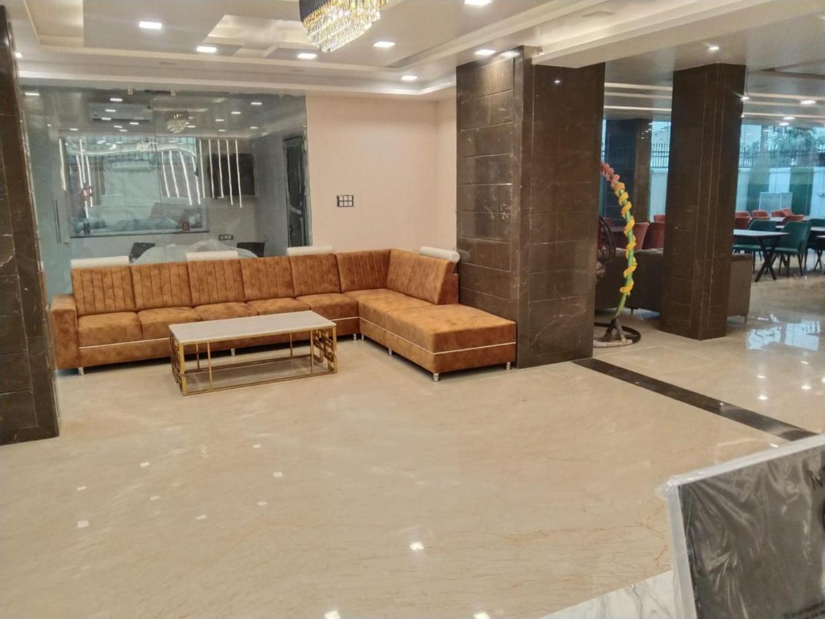 Hotel Vivaan Regency 하리드와르 외부 사진