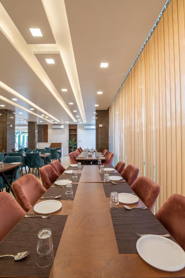 Hotel Vivaan Regency 하리드와르 외부 사진