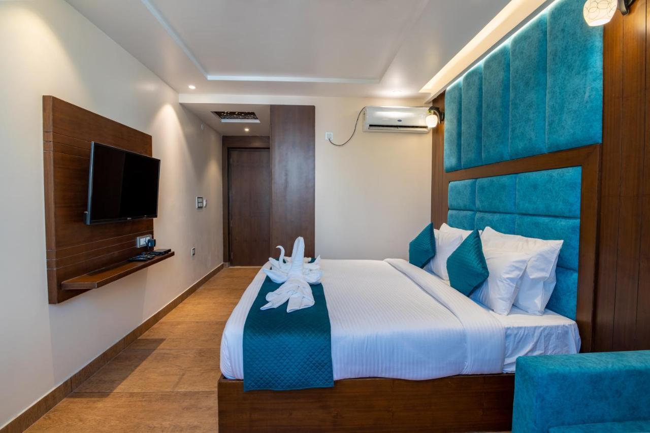 Hotel Vivaan Regency 하리드와르 외부 사진