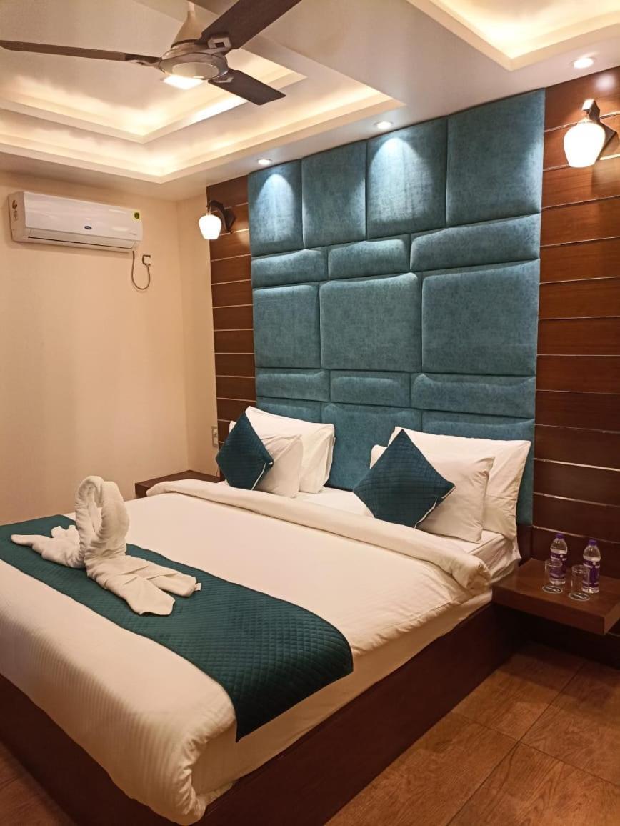 Hotel Vivaan Regency 하리드와르 외부 사진